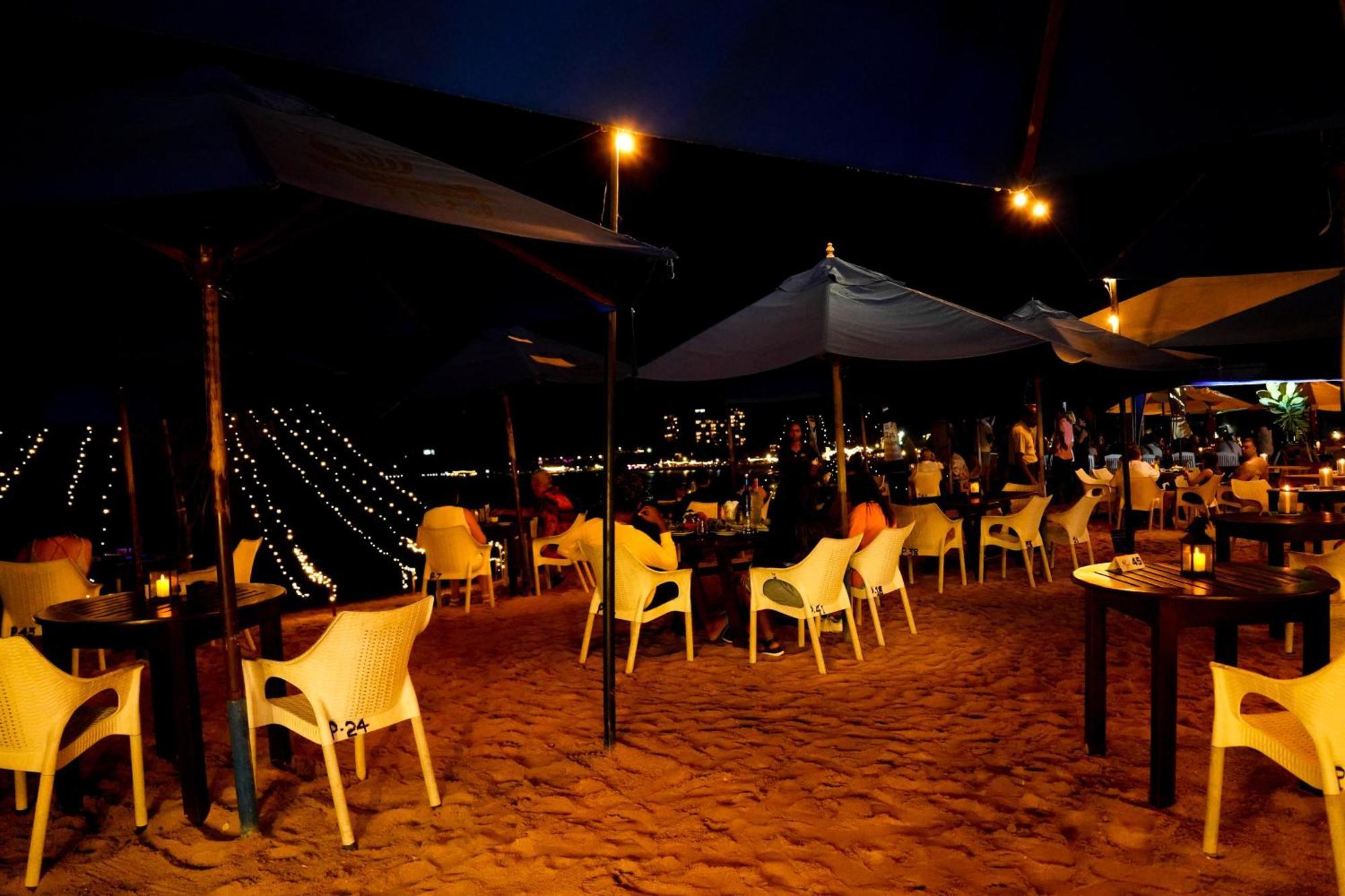 Peacock Beach Hotel Unawatuna Exterior foto